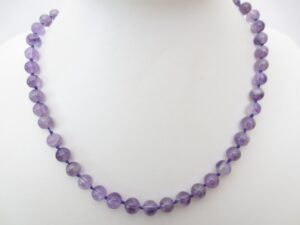 0,8cm Kette mit kleinen Steinperlen Amethyst