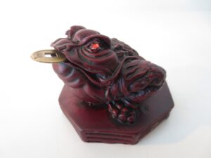 Feng Shui Frosch rot mit Glcksmnze