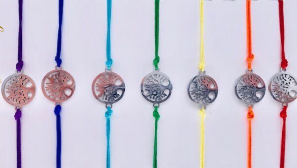 Glckliches justierbares Grohandelsarmband - 7 Chakra-Edelstahl-Tree of Life armbndand