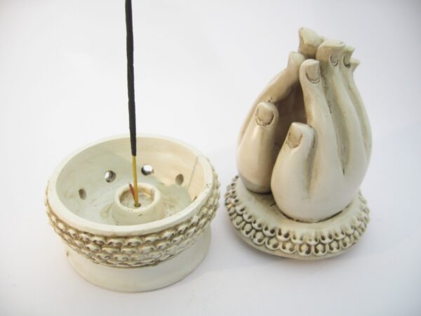 Meditation hands incense/conesburner wei