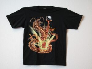 T-Shirt mit Drachen und Yin Yang