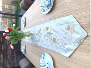 Luxuriöse Tischdecke aus Brokat (I) - Silber