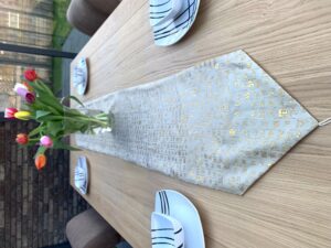 Luxuriöse Tischdecke aus Brokat (II) - Silber