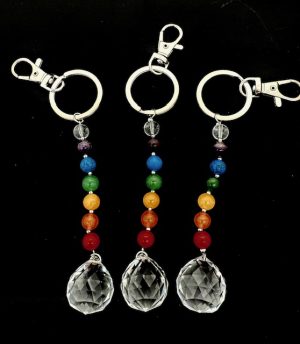 7-Chakra-Schlüsselanhänger mit Kristallkugel