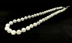 Großhandel – 8 mm Weißer Howlith-Perlenkette (ohne box)