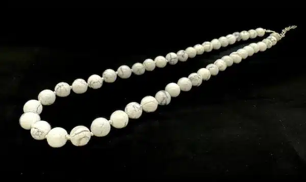 Großhandel – 8 mm Weißer Howlith-Perlenkette (ohne box)