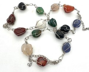 Großhandel Poliertes Edelstein-Armband Drahtgewickelt – Mixed Chakra