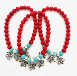 Rotes Korallenarmband mit 3 Elefantenanhängern