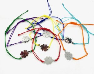 Verstellbare 7-Chakra-Klee-Armbänder