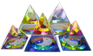 Kristallpyramide Yin Yang Farbe 4 x 4