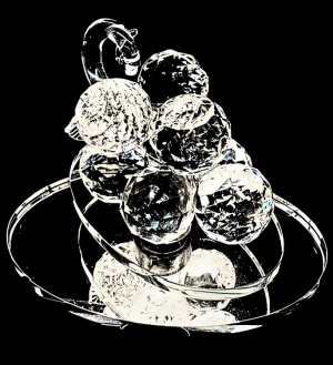 Kristalltrauben auf rotierender Skala, mittelgroß