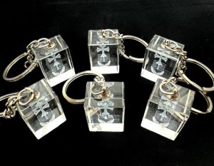 Kristall Bibel mit Kreuz Schlüsselanhänger Set – (6 Stück)